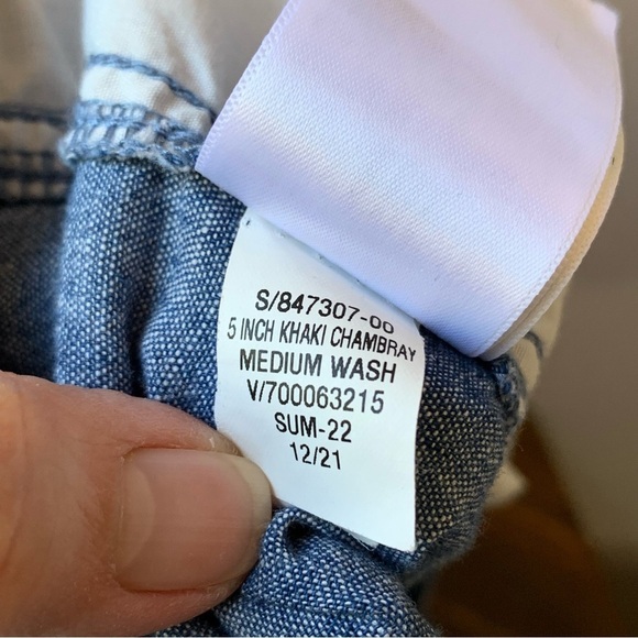 GAP girlfriend khaki short in a blue chambray. Size 12‎ - Picture 11 of 11